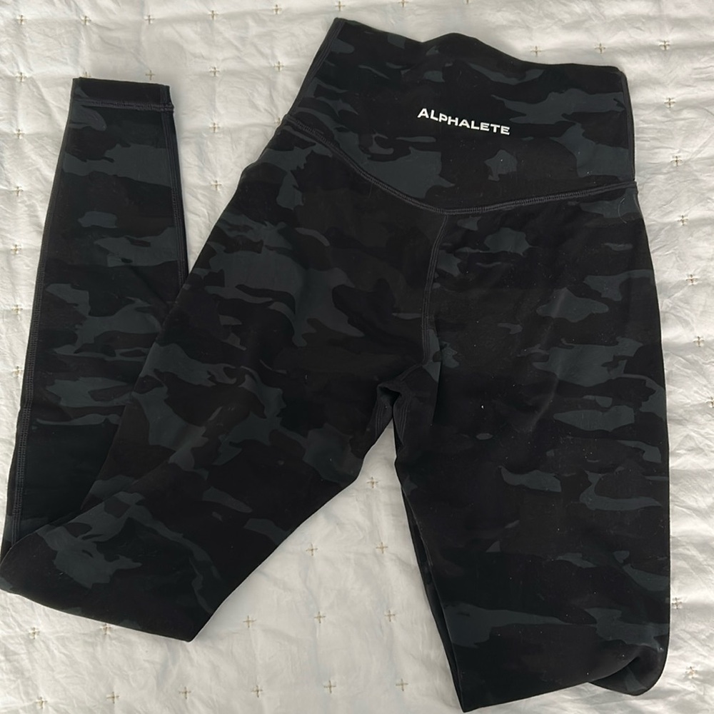 Alphalete Black Camo Print Leggings - XXS